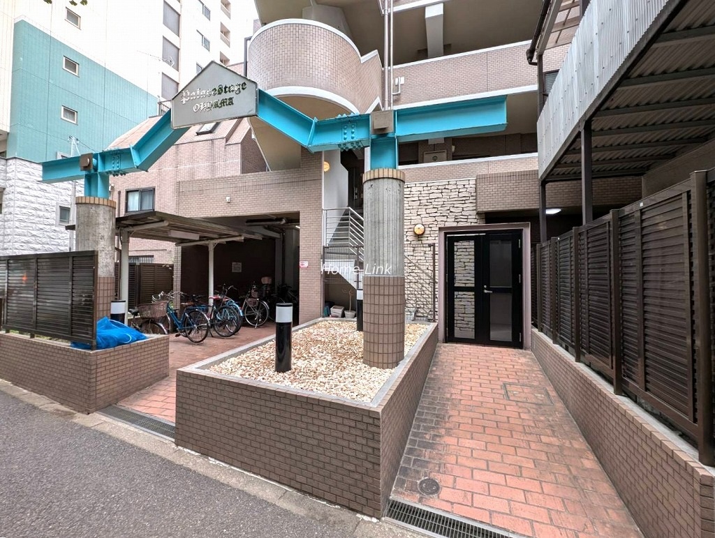 日神パレステージ大山　駐輪場出入口